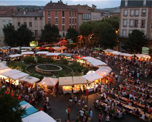artisanal faïence céramique traditionnel authentique unique Millau nocturne marché